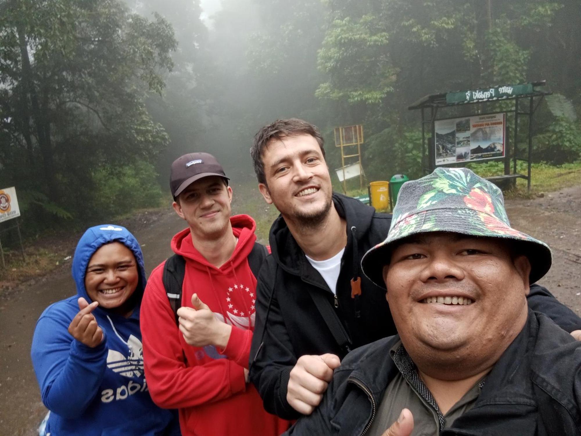 Vulkaan Homestay 不拉士打宜 外观 照片
